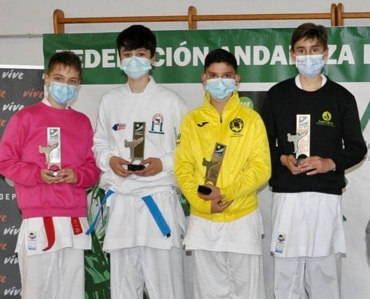 Gran participación de los Karatekas utreranos del KARTE KIHAKU 空手道 en el campeonato de Andalucía infantil de este pasado fin de semana
