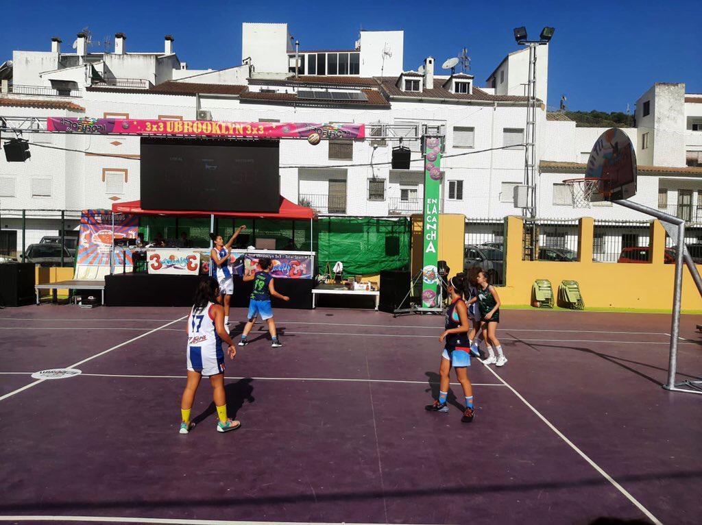 Éxito del Festival España 52 durante el No-Campeonato-Nacional 3×3 celebrado en Ubrique con participación utrerana