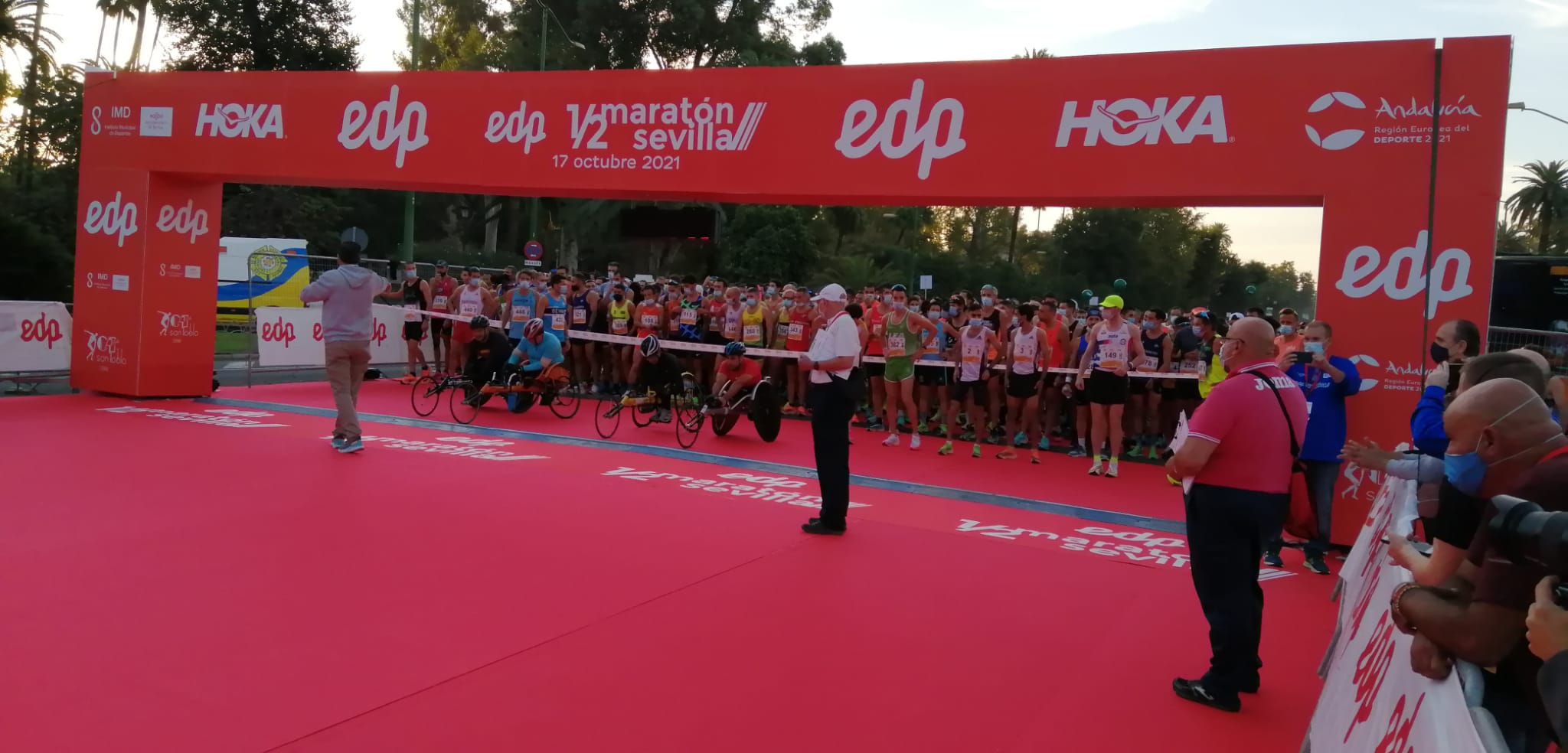 Atletas utreranos participan en la 26ª Edición de la EDP Media Maratón de Sevilla