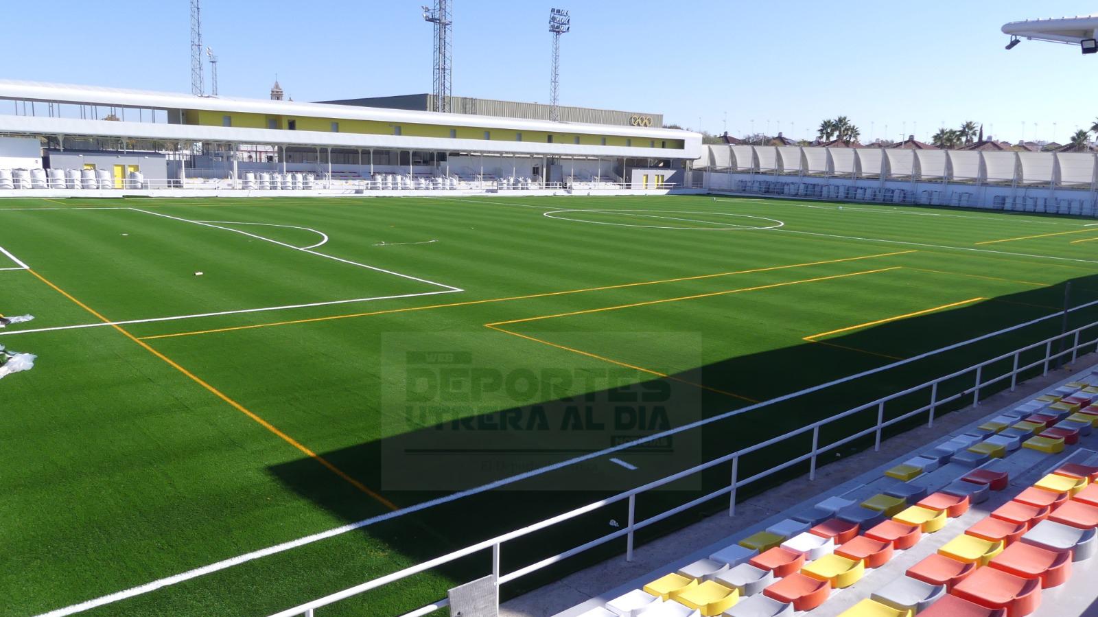 El Estadio Municipal San Juan Bosco de Utrera ya luce su nuevo césped artificial