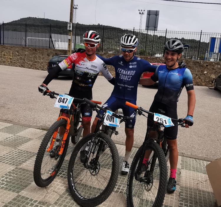 El ciclista utrerano, Pablo Castillo, obtiene el bronce en la II Media Maratón Subida a La Lima
