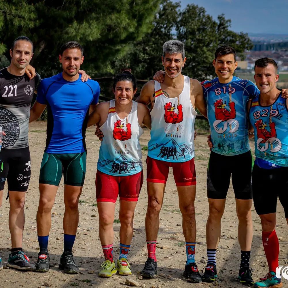 El atleta Juancri Sáenz y su equipo infisio participaron en la Badajoz Race y Carrera de La Mujer en Los Palacios y Villafranca