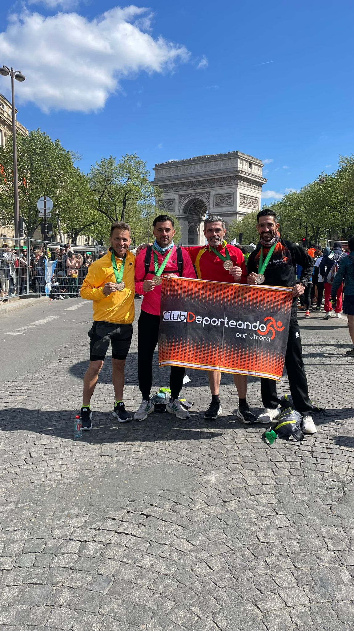4 atletas utreranos del Club Deporteando presentes en la Maratón de París