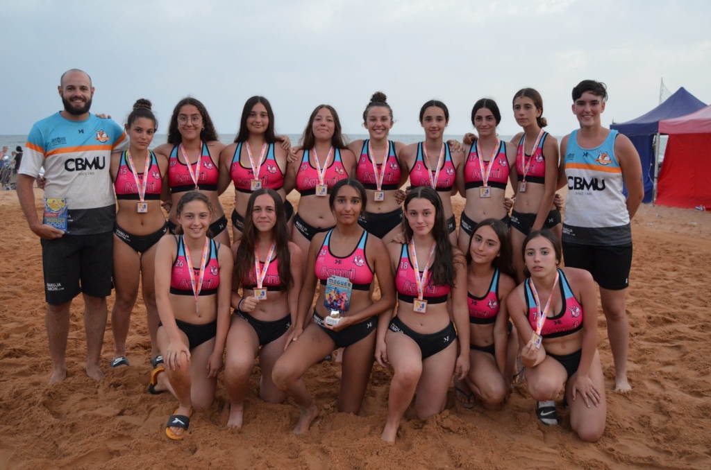 El equipo cadete femenino del Balonmano playa MarujaLimón se proclaman subcampeonas del ARENASUR en Moguer