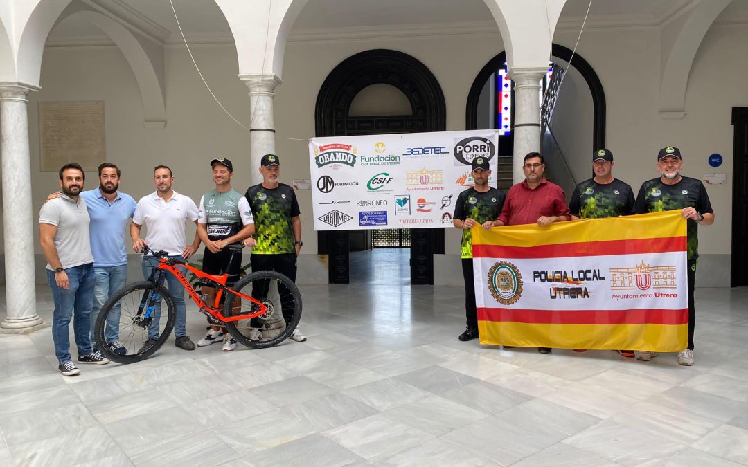 El alcalde y los delegados de deportes y seguridad ciudadana se reúnen con los 11 agentes de Utrera que participarán en el XXIV Campeonato de España de Policías Locales de A Coruña 