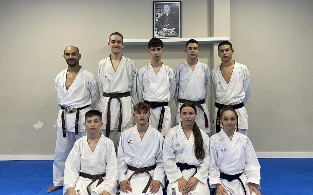 El centro de artes marciales Kihaku se trae cinco medallas a Utrera en el Campeonato de Andalucía de Karate Cadete-Junior-Sub21