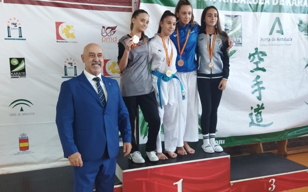 Los hermanos karatekas Alejandra y David Gómez traen medallas a casa desde el XIII Torneo Internacional de Karate