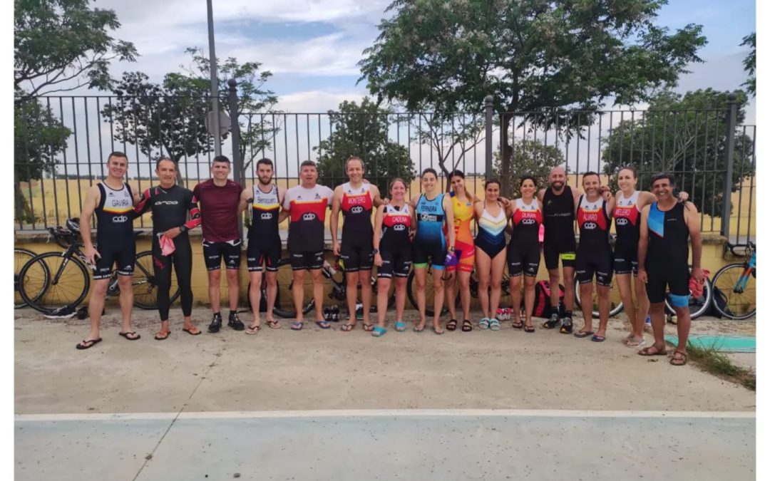 El Club Poseidón de Utrera celebró su propio triatlón en la ciudad