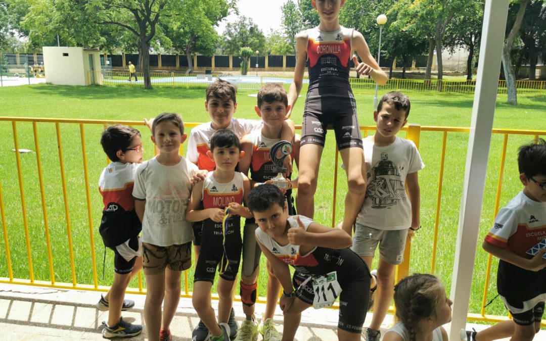 Los «mini triatletas» de la Escuela de Triatlón de Utrera asistieron al V Triatlón de menores de Coria