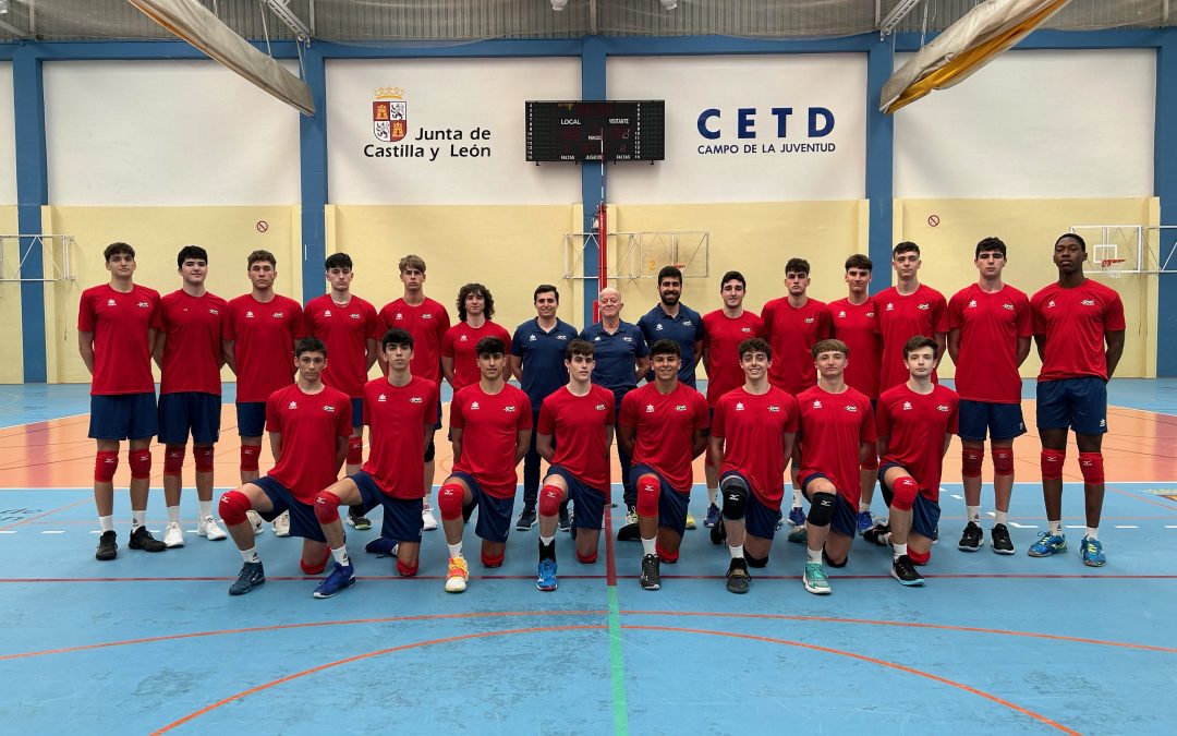 El entrenador utrerano Ángel Ocaña viaja a Portugal con la Selección sub19 de Voley