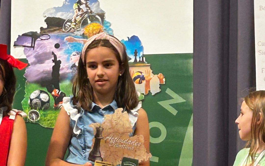 La ajedrecista utrerana de ocho años, Anaís Romero, cosecha triunfos en varias competiciones provinciales