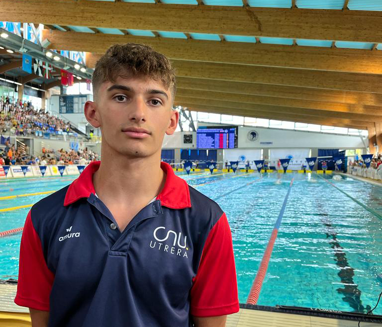 El nadador del CNU, Javier Vela, logra su mejor marca personal en el campeonato de España infantil en Sabadell