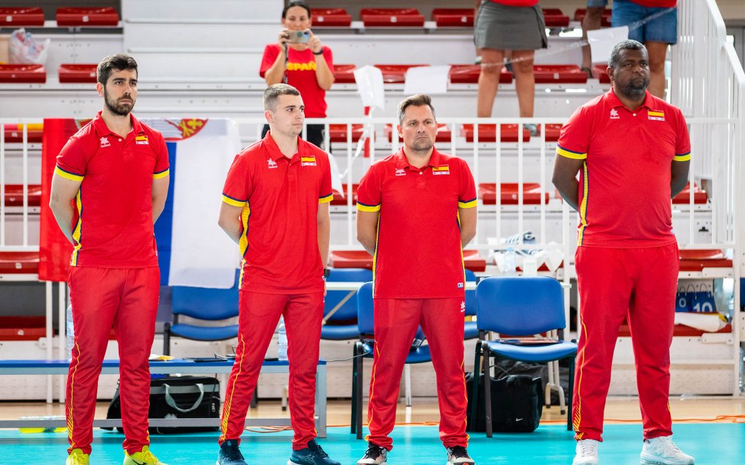 El utrerano Ángel Ocaña y la selección Española sub17 de Voleibol consiguen ser terceros de Europa