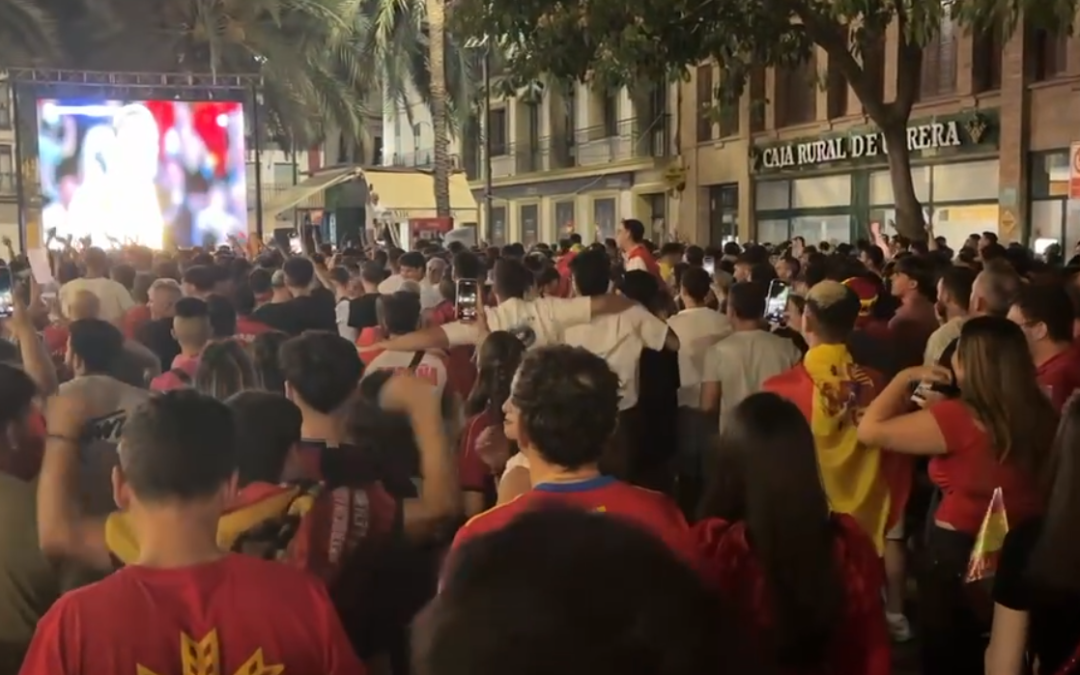 Utrera vivió la final de la Eurocopa en un Altozano masificado [vídeo]
