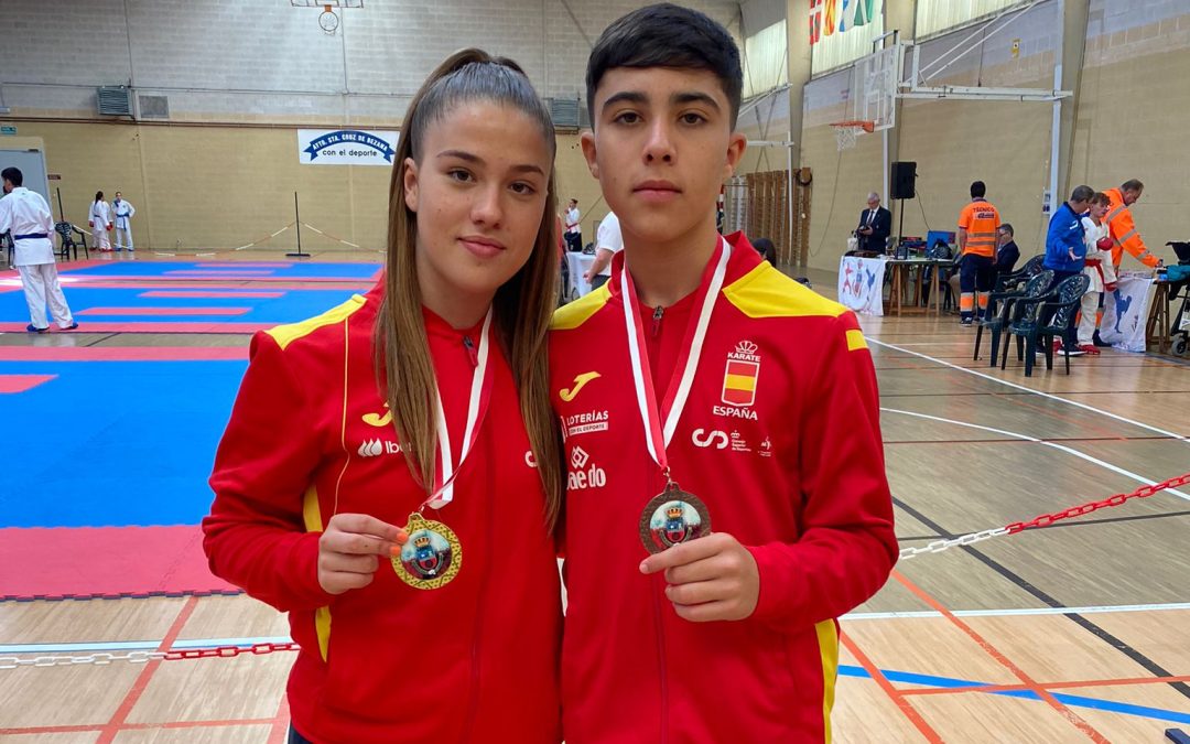 Los hermanos karatekas Gómez Mauriño triunfan en el I Trofeo Pre-Mundial