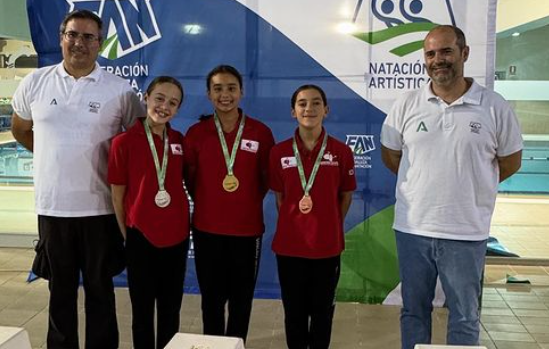 La utrerana Claudia Bascón obtiene el bronce en el primer campeonato de la temporada de Natación Artística