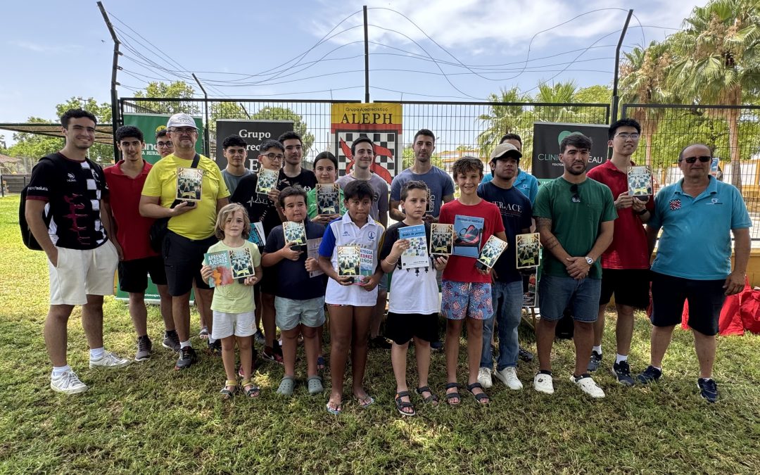Éxito rotundo del VIII Torneo Piscinero de Ajedrez de Utrera organizado por el Club ALEPH con 88 participantes [vídeo y galería]