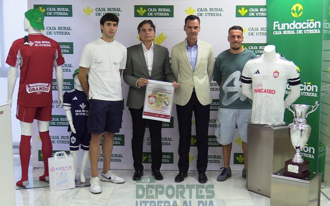 El CD Utrera apuesta por dos canteranos para la temporada 25/26 y presenta la 2ª equipación [vídeo]