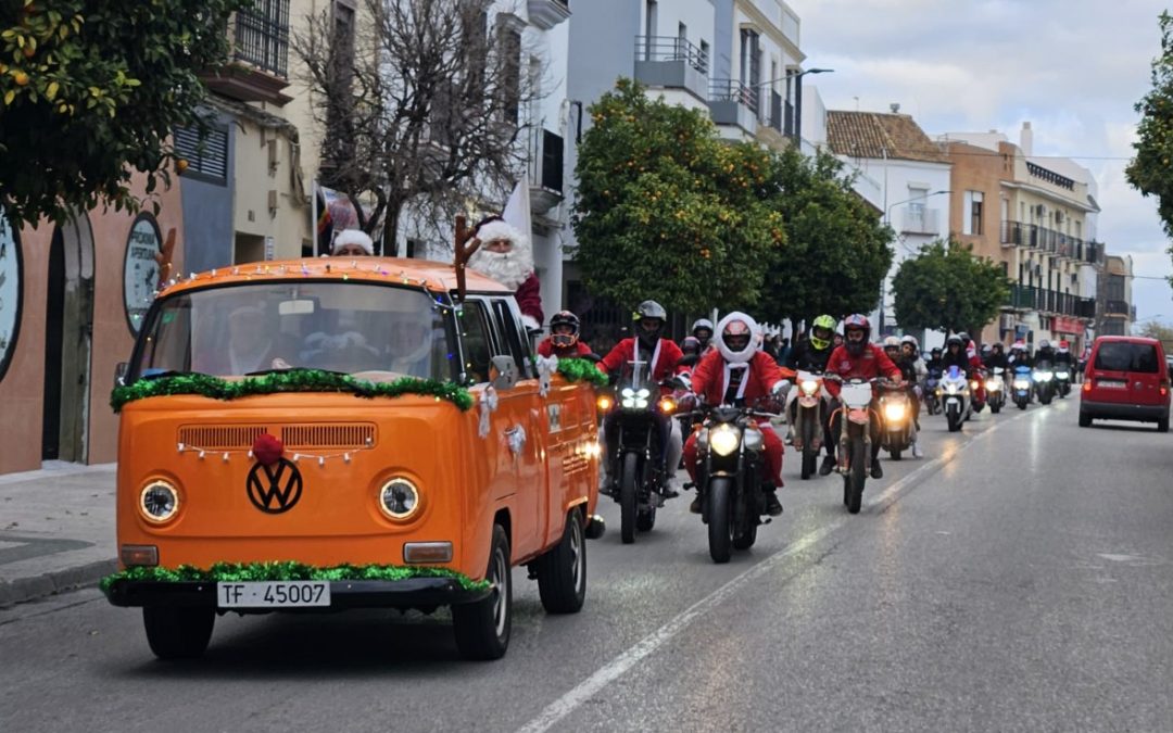 Más de 400 asistentes en la III Papanoelada motera del Club Los Apretaos [galería]