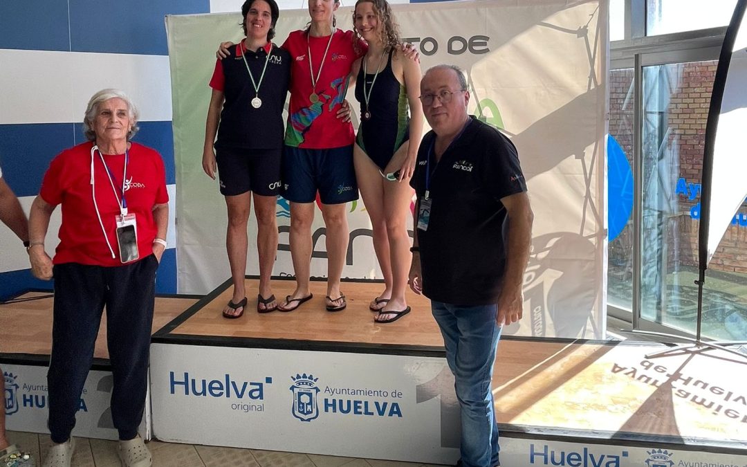 Nueve medallas para los deportistas de natación adaptada del CNU