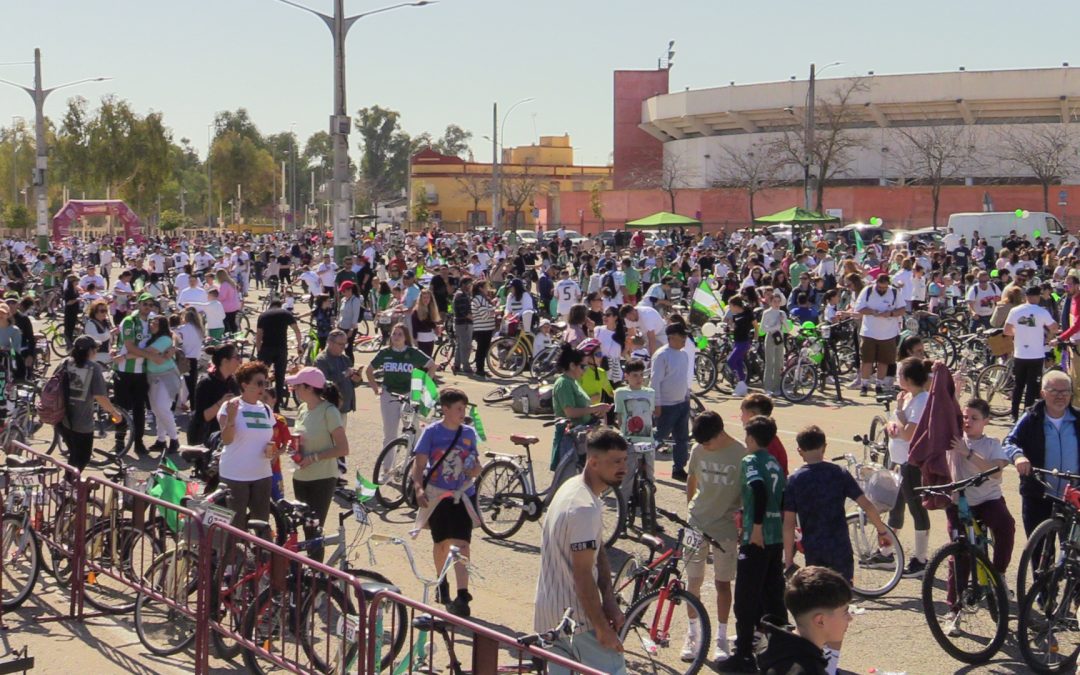 Más de 5.000 dorsales en el 42º Paseo en Bici de Utrera en el Día de Andalucía (vídeo y galería)