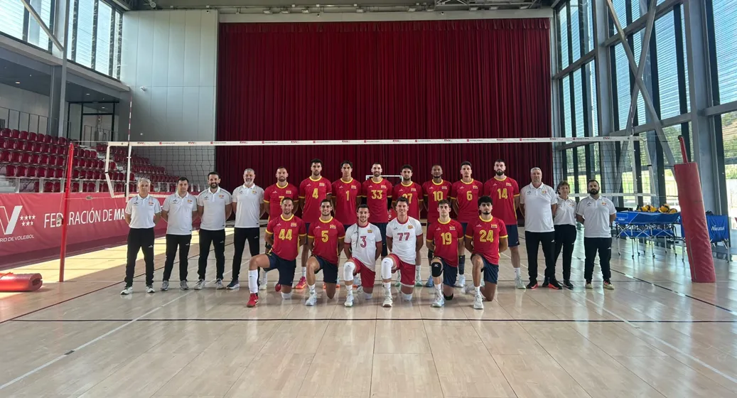 El utrerano Ángel Ocaña pondrá rumbo a Francia e Italia con la Selección Española de Voleibol